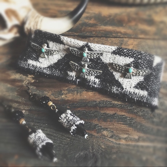 Choker Aztec Print DetailingCharms Two Piece HP🌵 - Picture 4 of 8